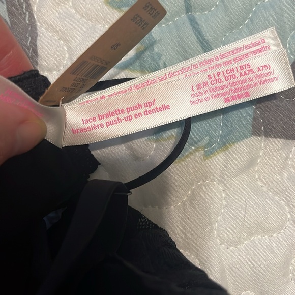 Black lace molded cup sports bra with underwire and stretchy lace around bottom - Picture 7 of 7